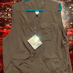 Travel Vest NWT - great for summer road and over seas trips.